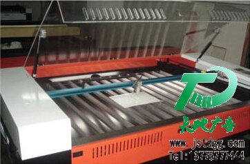 天地廣告?zhèn)髅綄?zhuān)業(yè)從事高品質(zhì)吸塑發(fā)光字制作、安裝、維護(hù)一體化的廣告服務(wù)型企業(yè)